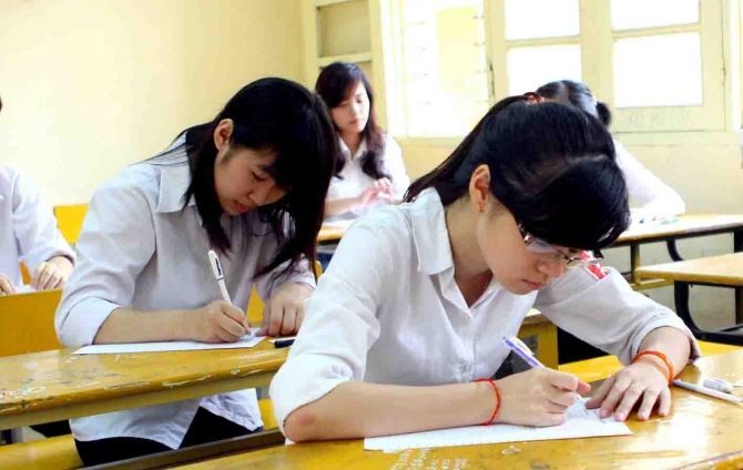 Đề thi học kì 2 lớp 12 môn Sử - THPT Phú Mĩ năm 2015