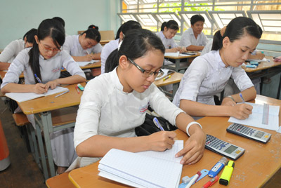 Đề thi học kì 2 lớp 9 môn Lý - Quận Bình Thạnh 2015