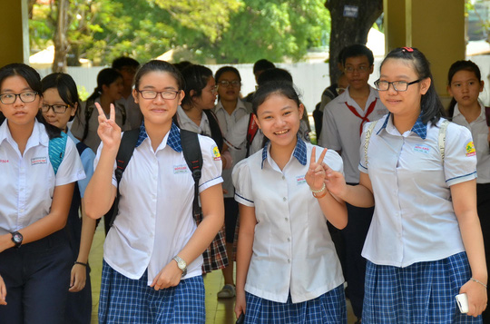 Đề thi học kì 1 lớp 10 môn Toán 2015 THPT Nguyễn Chí Thanh