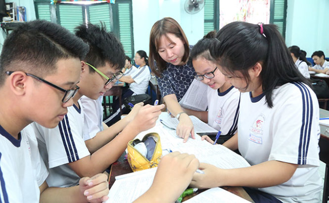 Đề thi học kì 1 lớp 10 môn Toán THPT Nguyễn Du 2014