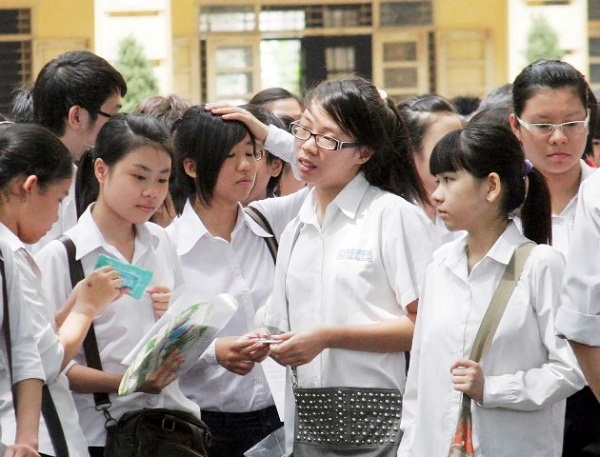 Đề thi học kì 1 lớp 10 môn Toán THPT Nguyễn Bỉnh Khiêm 2014
