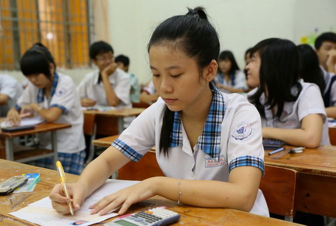 Đề thi học kì 1 môn Toán lớp 8 - THCS Nghi Phú năm 2014