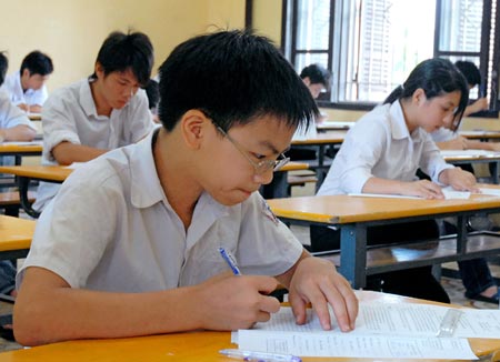Đề thi học kì 1 môn Văn lớp 8 - THCS Lộc Hạ năm 2014