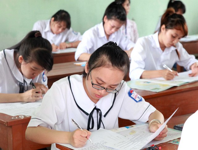 Đề thi học kì 1 môn Văn lớp 8 đề số 1 năm 2015
