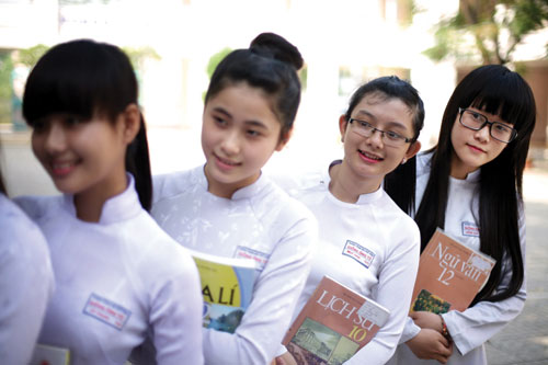 Đề thi học kì 1 lớp 8 môn Văn năm 2015 trường THCS Phan Châu Trinh