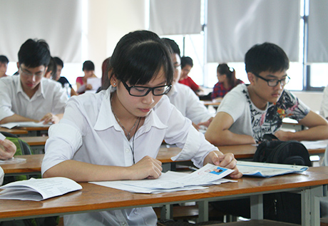 Đề thi học kì 1 lớp 12 môn Văn tỉnh Bến Tre năm 2014