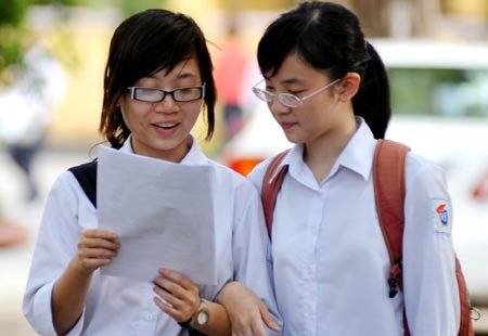 Đề thi học kì 1 môn Toán lớp 12 năm 2015 - THPT Nguyễn Trãi