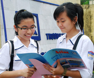 Đề thi học kì 1 môn Tiếng Anh lớp 12 năm 2015 trường THPT Đa Phúc