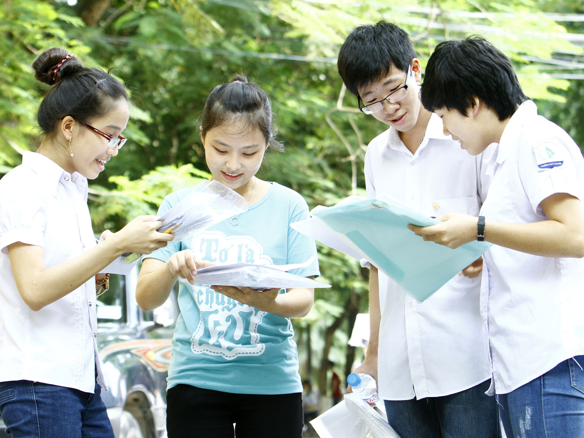 Đề thi giữa học kì 1 lớp 11 môn Tiếng Anh năm 2015 - trường THPT Liễn Sơn