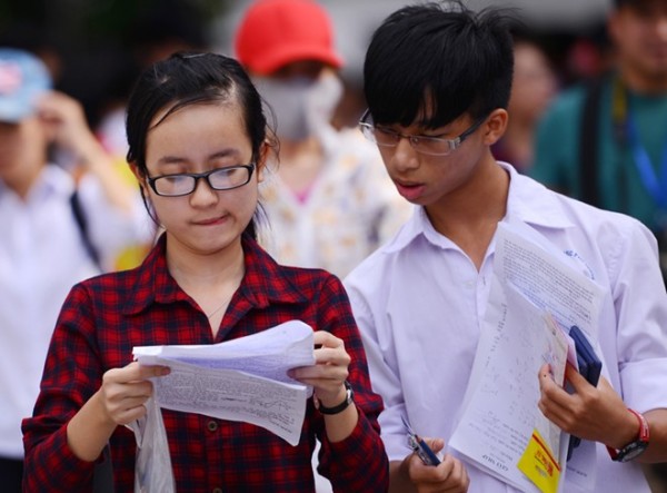 Đề thi giữa học kì 1 môn Toán lớp 10 - THPT Nguyễn Bỉnh Khiêm năm 2015