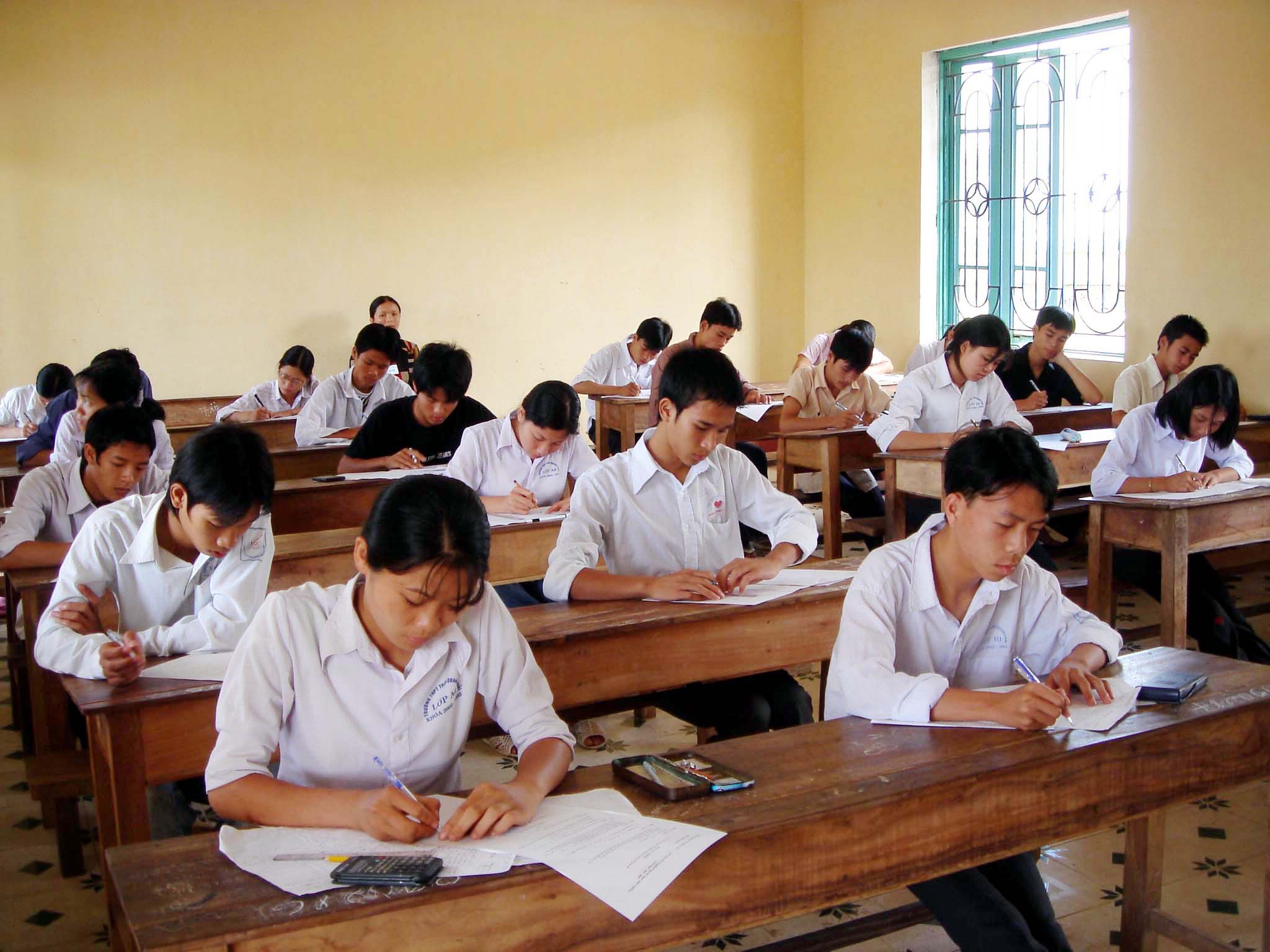 Đề thi giữa kì 1 môn Hóa Học lớp 10 - THPT Nguyễn Văn Cừ năm 2015 