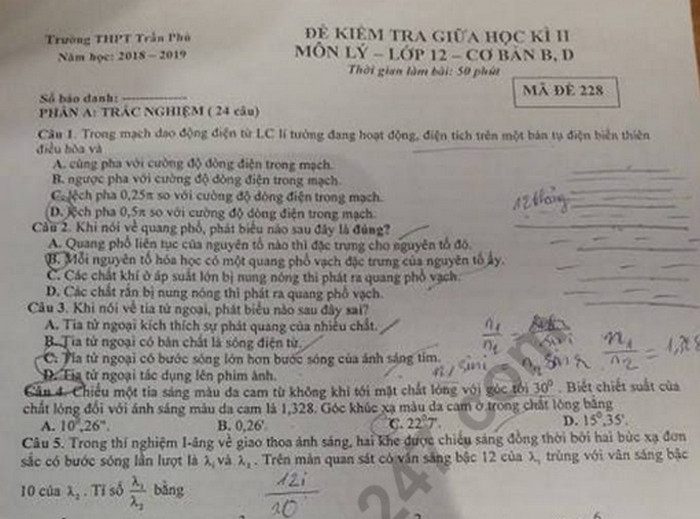 Đề kiểm tra giữa kì 2 môn Lí lớp 12 - THPT Trần Phú 2019